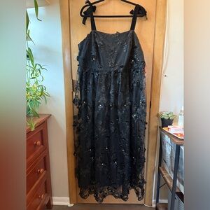 Arula Elegant Black Floral Lace Dress